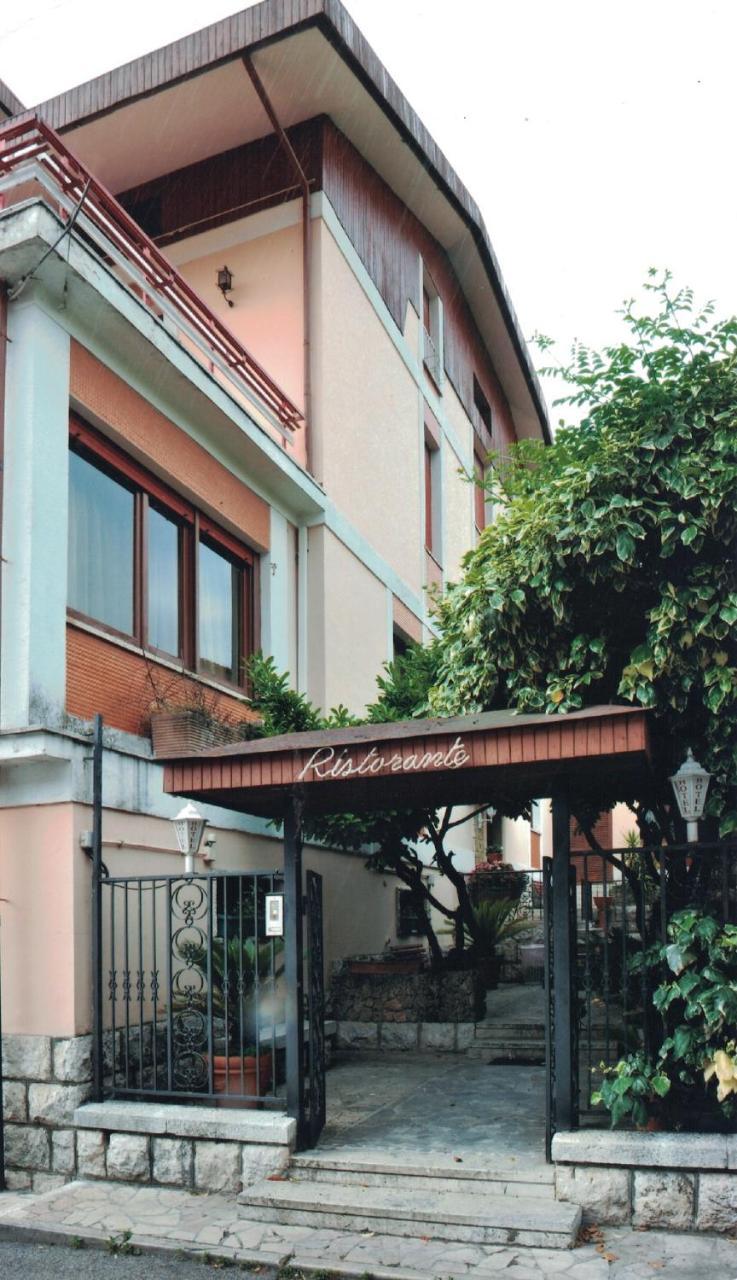 Albergo La Perla Civitella Roveto المظهر الخارجي الصورة